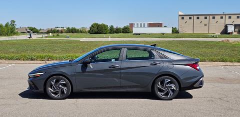 Hyundai Elantra 2024