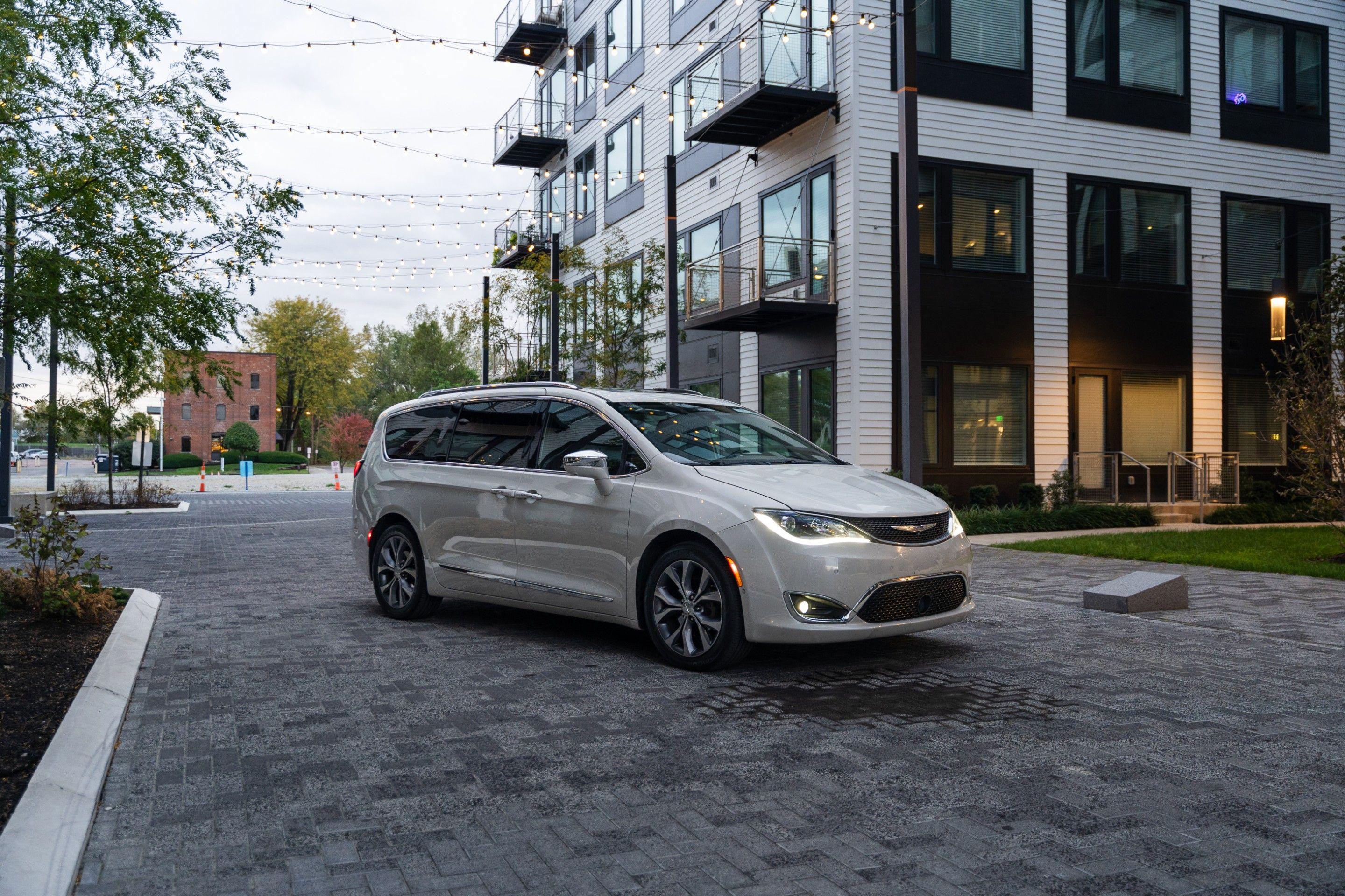 Chrysler Pacifica 2017 in Canal Winchester, OH