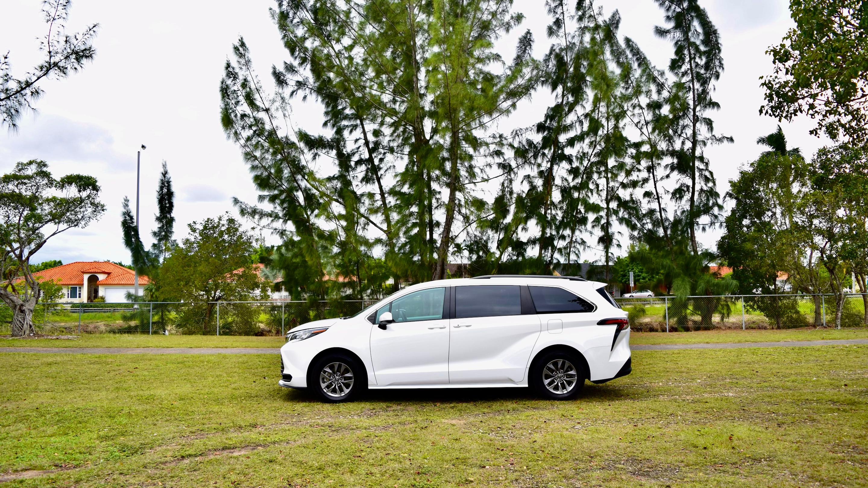 Toyota Sienna 2026 in Miami, FL