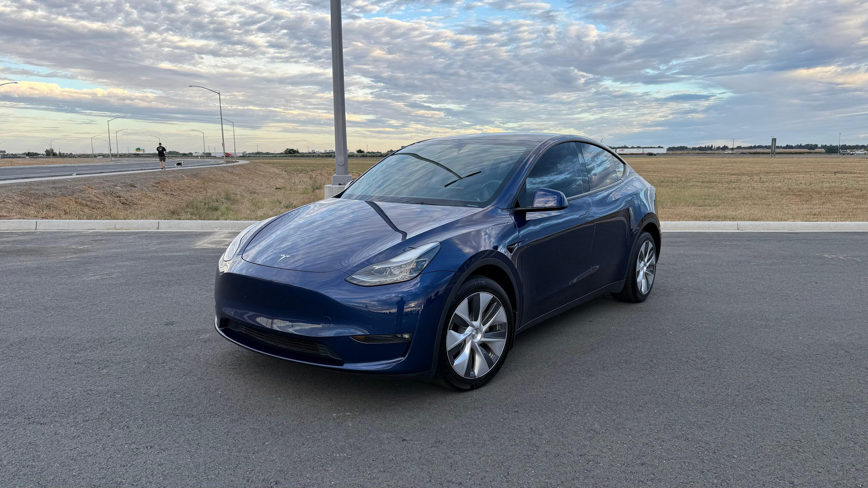 Tesla Model Y 2023 in Sacramento, CA