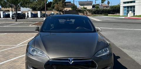 Tesla Model S 2015