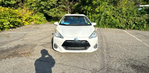 Toyota Prius c 2016