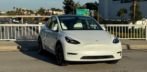 Tesla Model Y 2024