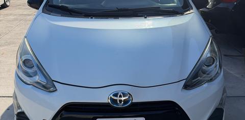 Toyota Prius c 2016