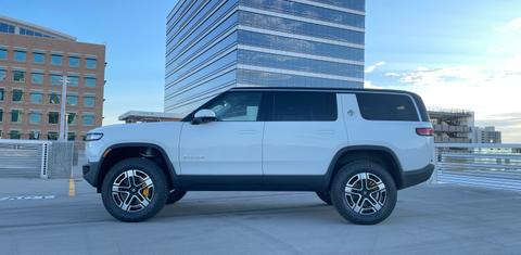 Rivian R1S 2023
