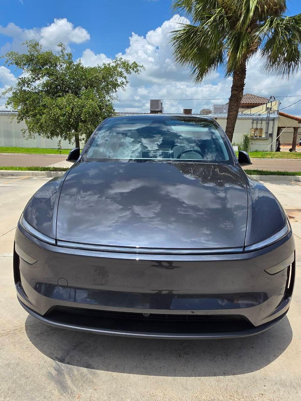 Tesla Model Y 2026 in 