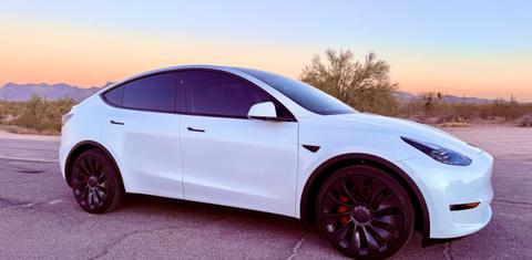Tesla Model Y 2025