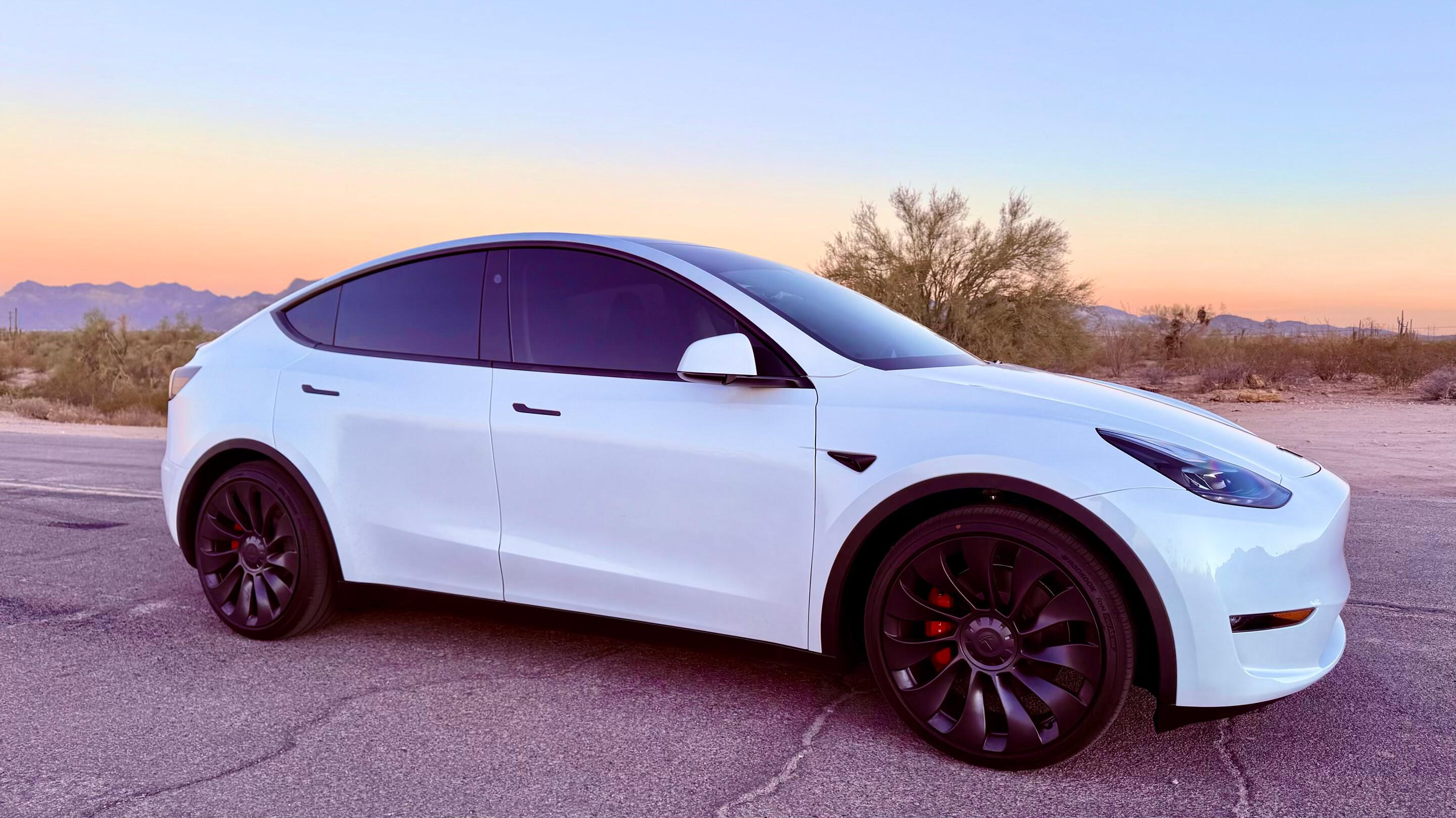 Tesla Model Y 2025 in Mesa, AZ