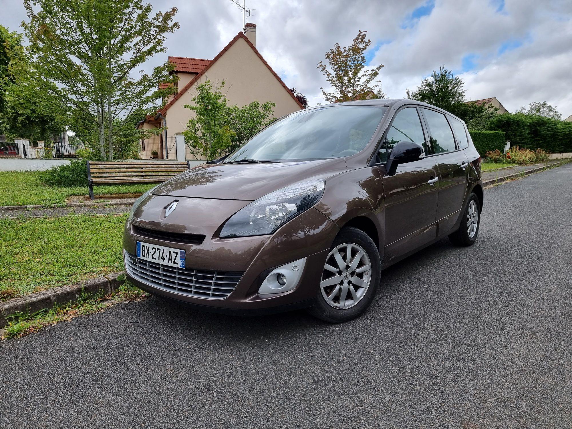 Renault GRAND SCENIC III 2011 à Saint-Jean-de-Braye