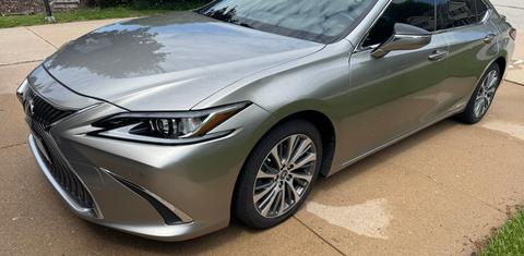 Lexus ES 2019