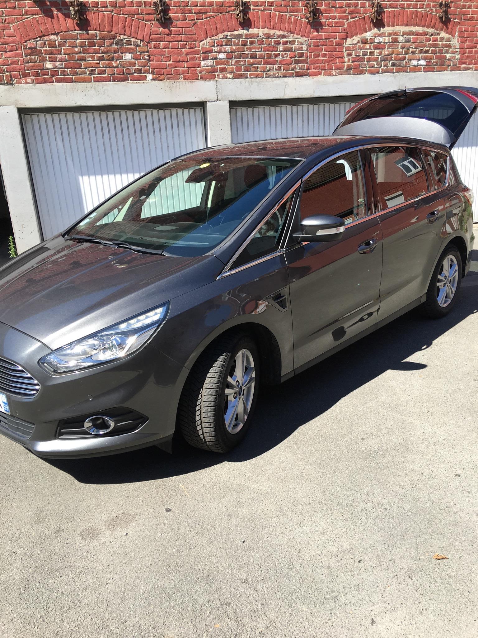 Ford S-MAX 2016 à Lambersart