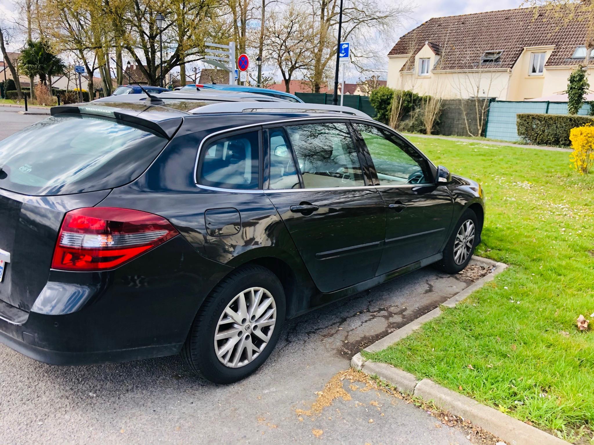 Renault LAGUNA III 2014 à Tremblay-en-France