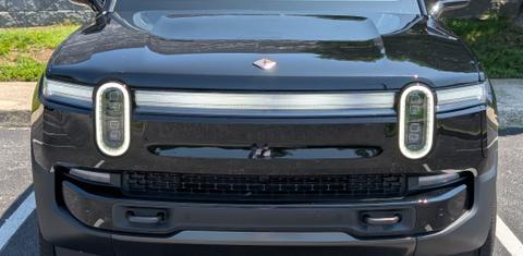 Rivian R1S 2025