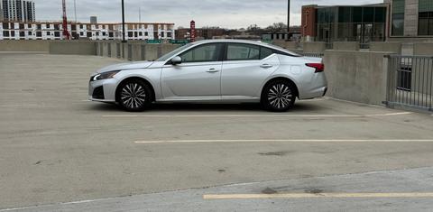 Nissan Altima 2023