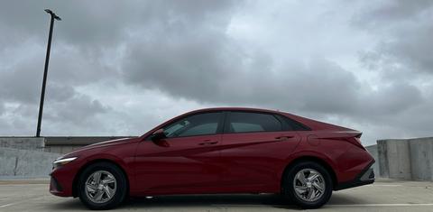 Hyundai Elantra 2025