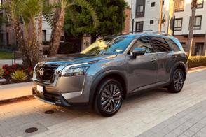 Nissan Pathfinder car
