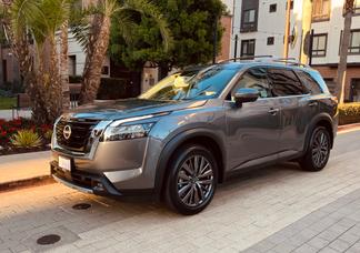 Nissan Pathfinder car