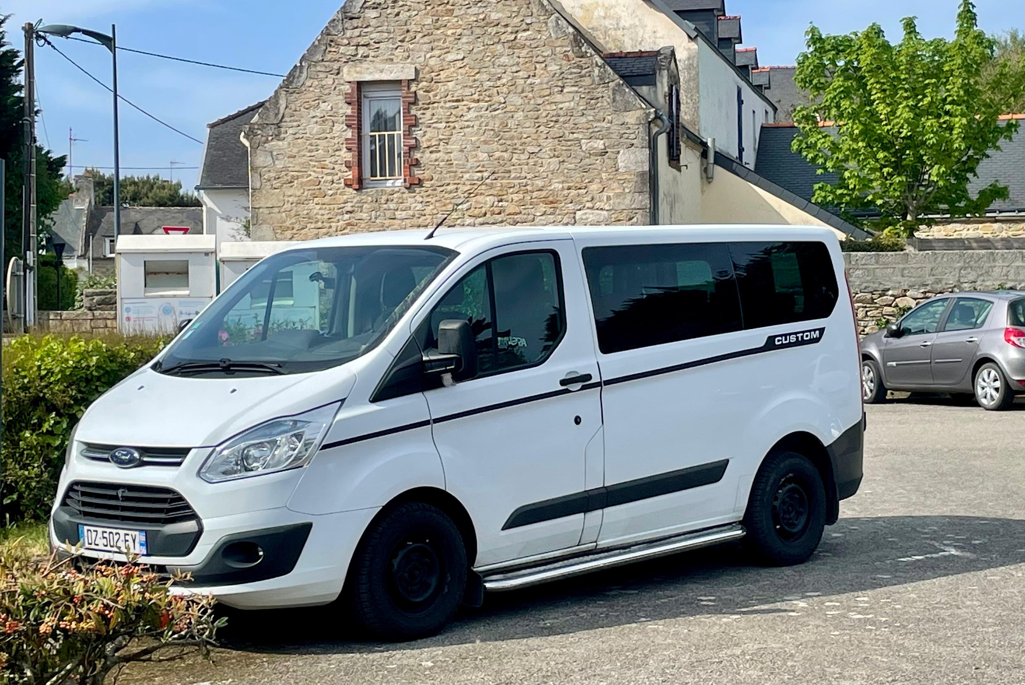 Ford TRANSIT KOMBI 2016 à Saint-Pierre-Quiberon