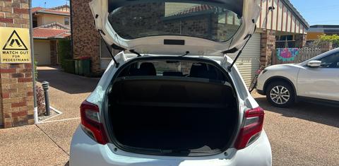 Toyota YARIS 2015