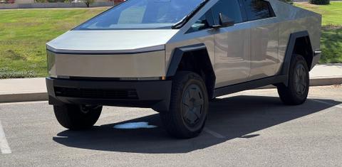 Tesla Cybertruck 2025