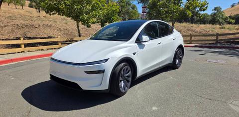 Tesla Model Y 2026