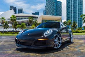 Porsche 911 2019 in Hollywood