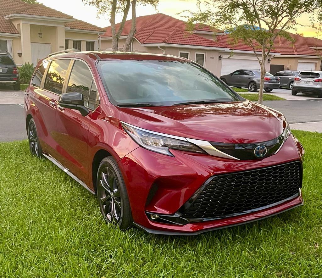 Toyota Sienna 2022 in Miami, FL