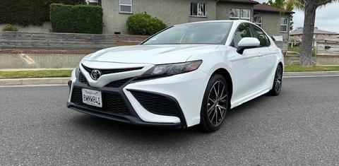 Toyota Camry 2021