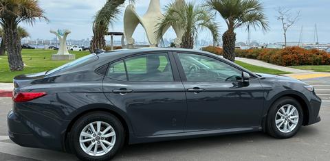 Toyota Camry Hybrid 2026