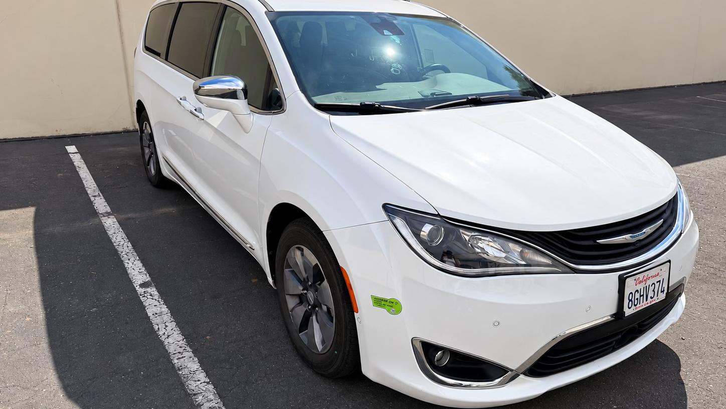 Chrysler Pacifica 2018 in Hayward, CA
