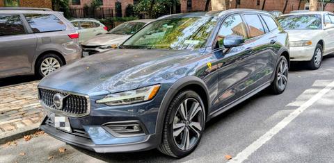 Volvo V60 Cross Country 2023
