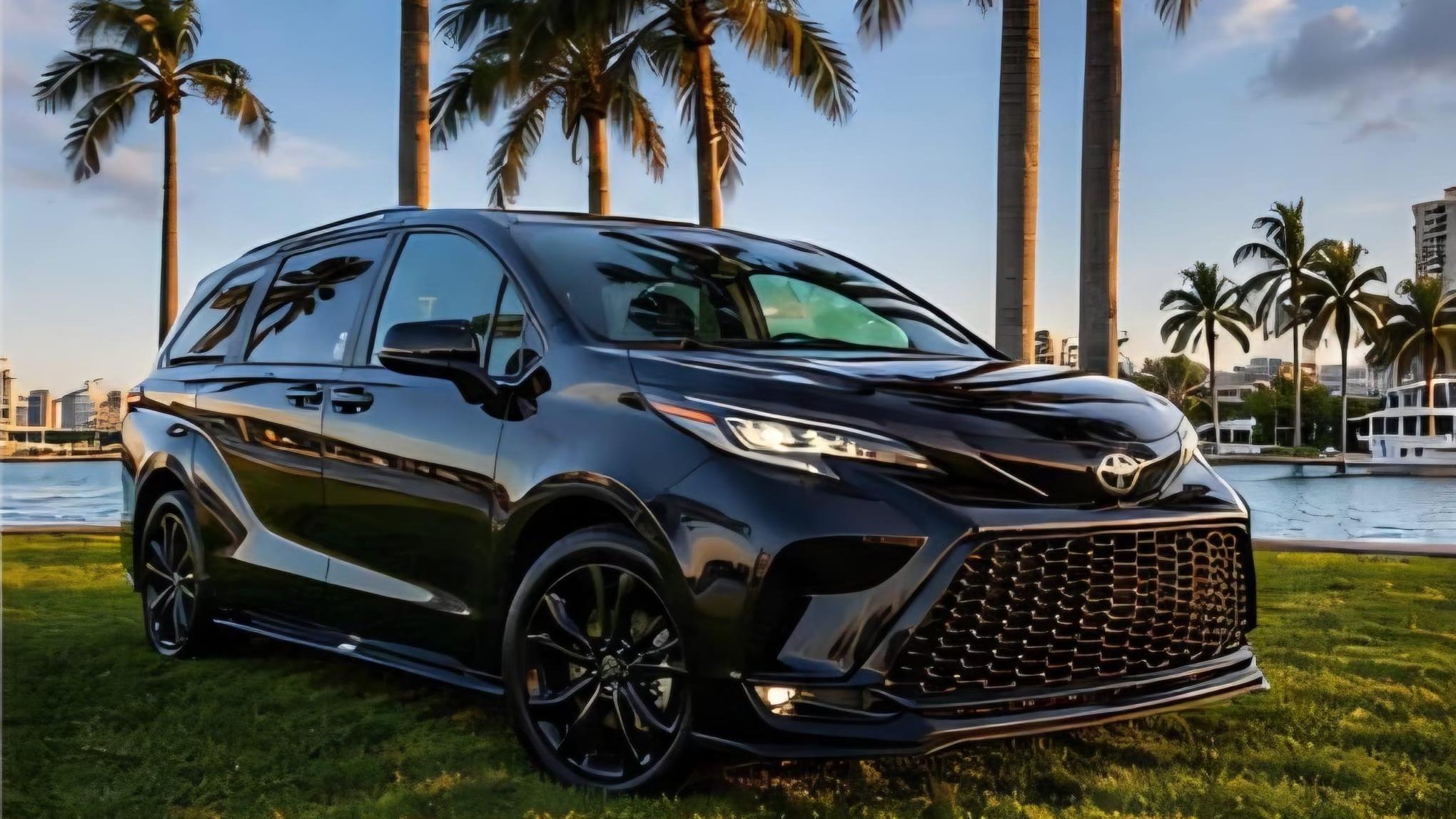 Toyota Sienna 2026 in Dania Beach, FL