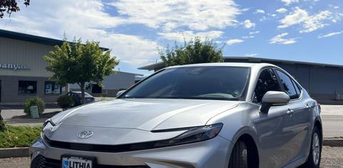 Toyota Camry Hybrid 2026
