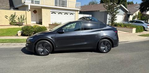 Tesla Model Y 2026