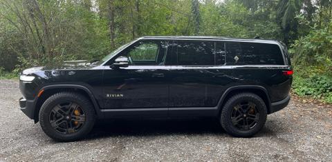 Rivian R1S 2023
