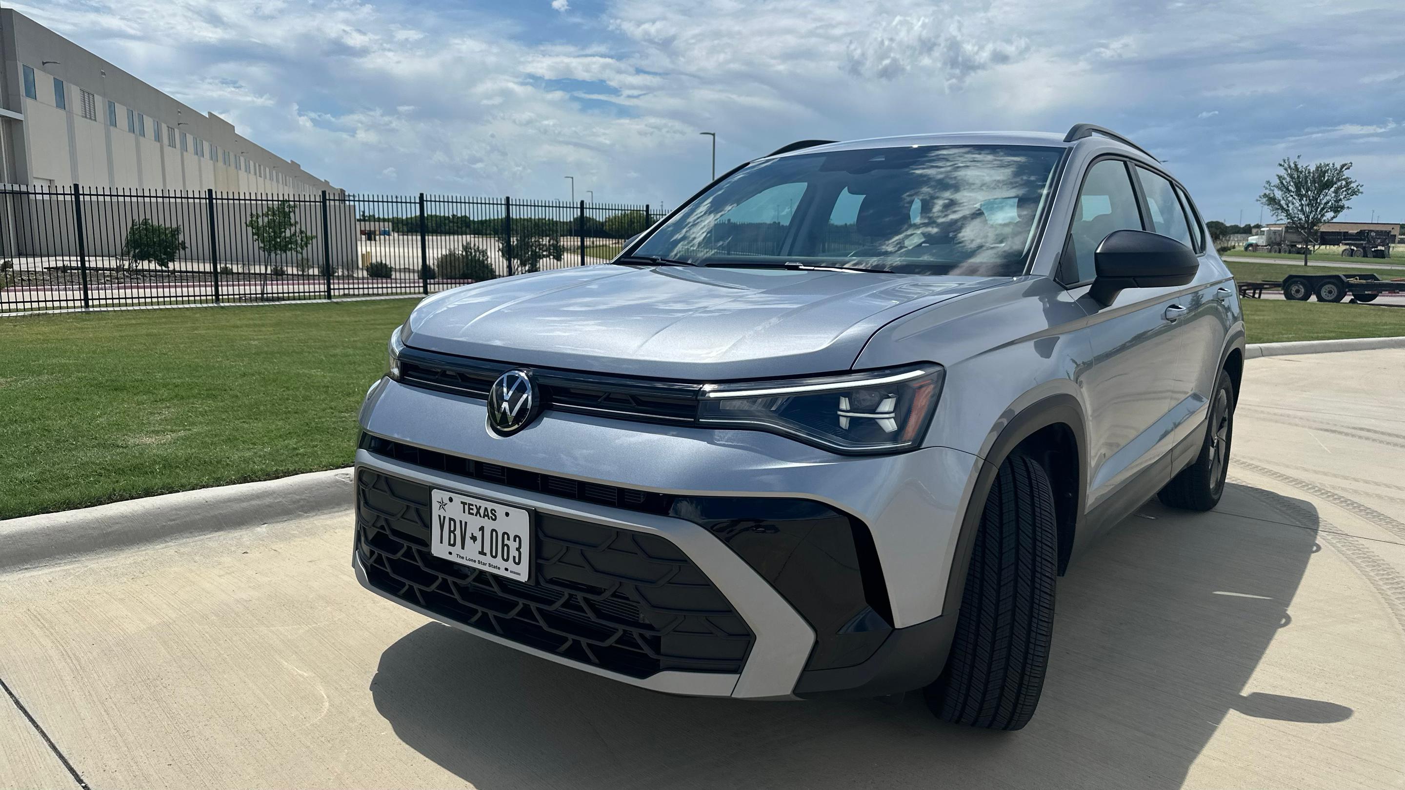 Volkswagen Taos 2025 in Irving, TX