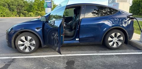 Tesla Model Y 2023