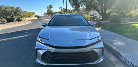 Toyota Camry Hybrid 2026