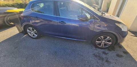 Peugeot 208 2012