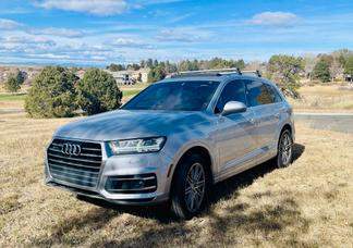 Audi Q7 car