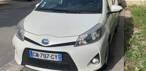 Toyota YARIS HYBRIDE 2012