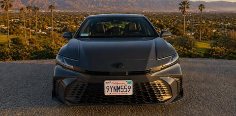 Toyota Camry Hybrid 2026