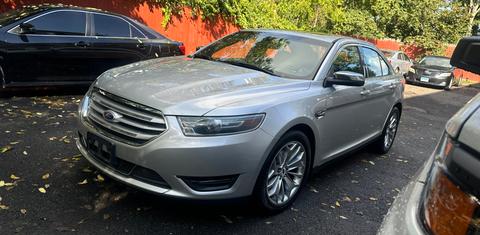 Ford Taurus 2016