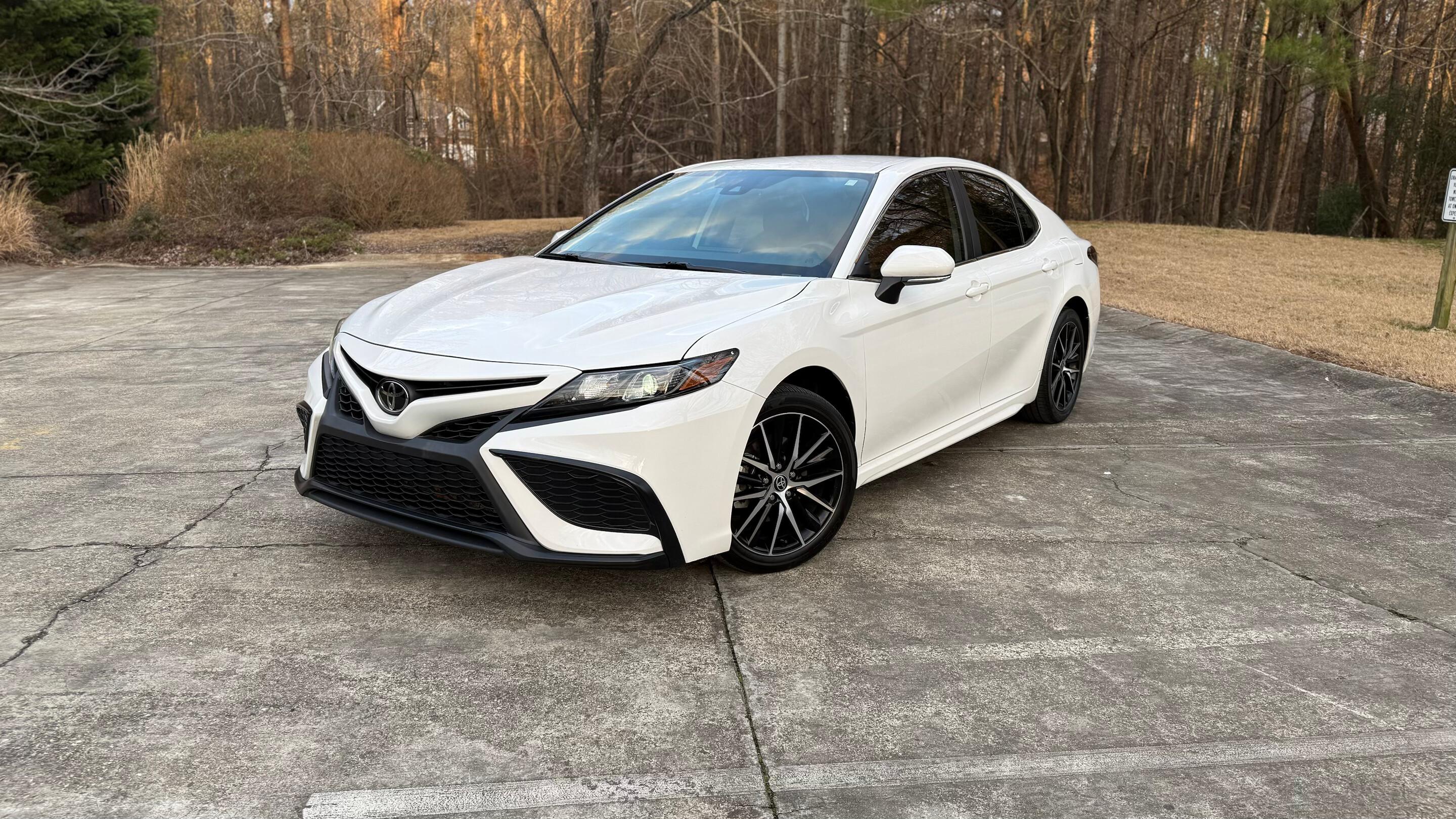 Toyota Camry Hybrid 2023 in Lithonia, GA