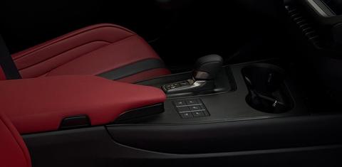 Lexus UX 2025