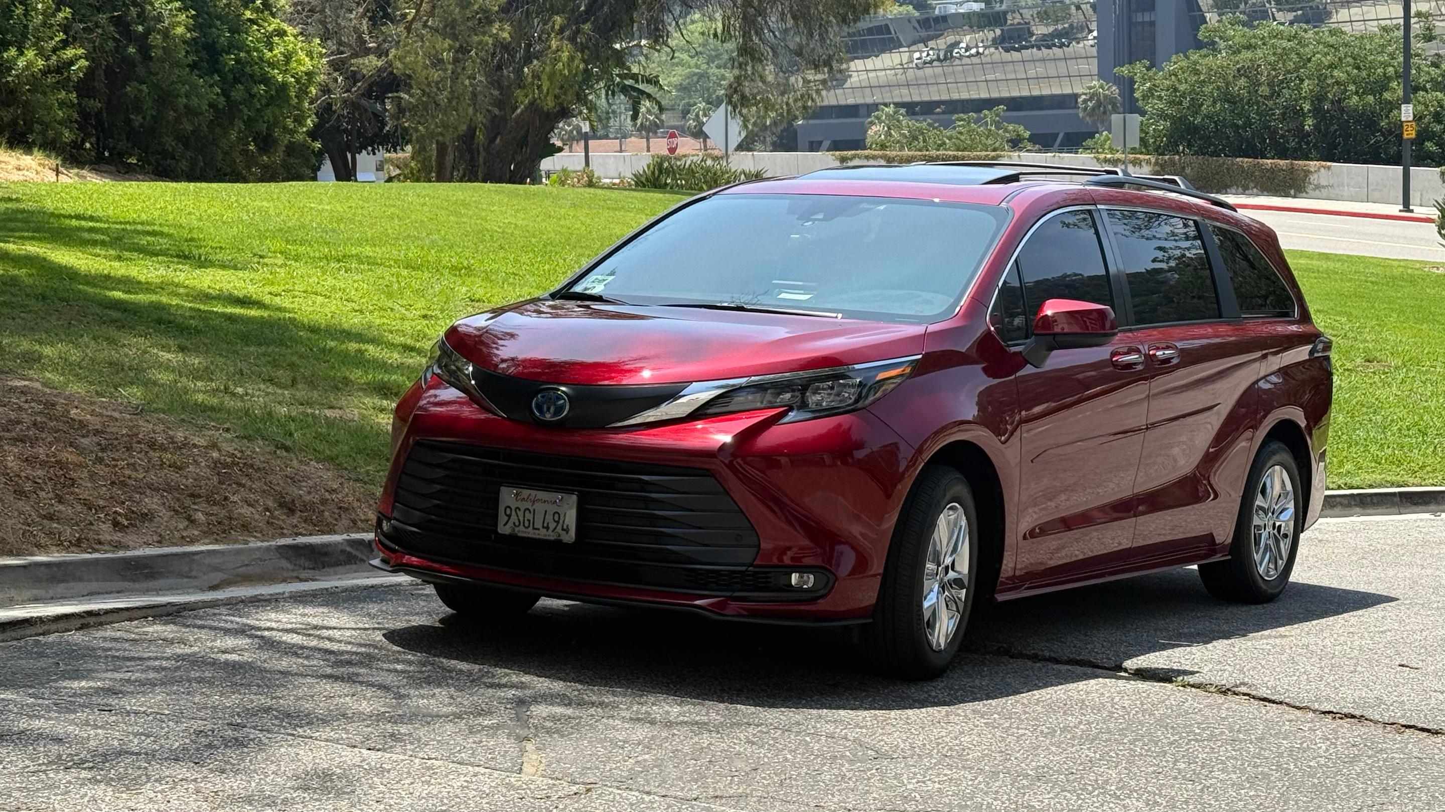 Toyota Sienna 2025 in Universal City, CA