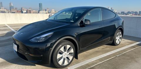 Tesla Model Y 2024