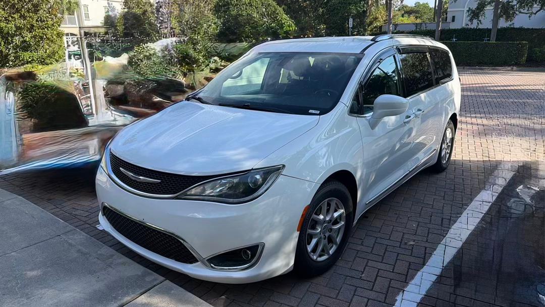 Chrysler Pacifica 2020 in Windermere, FL