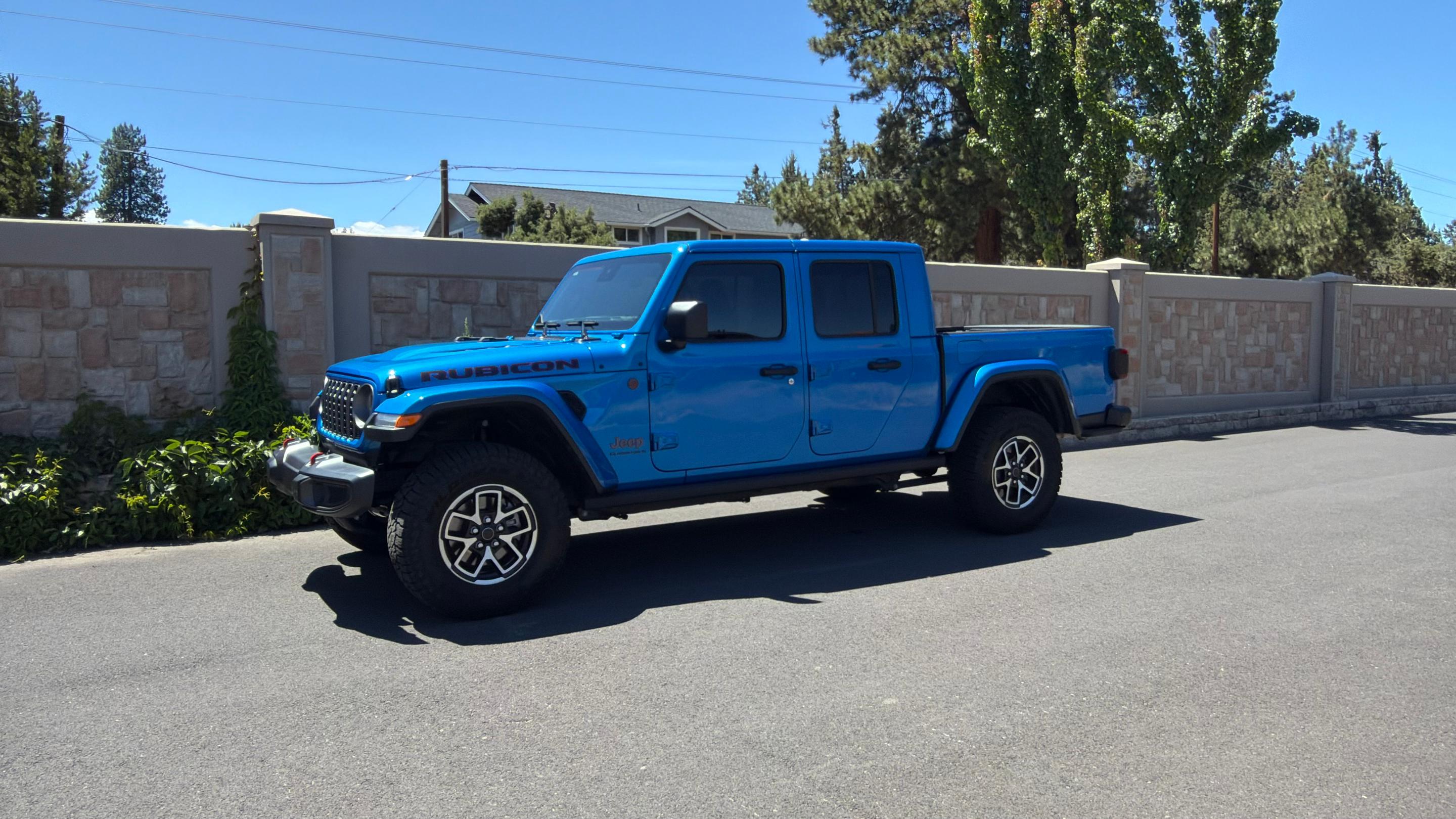 Jeep Gladiator 2025 in Bend, OR
