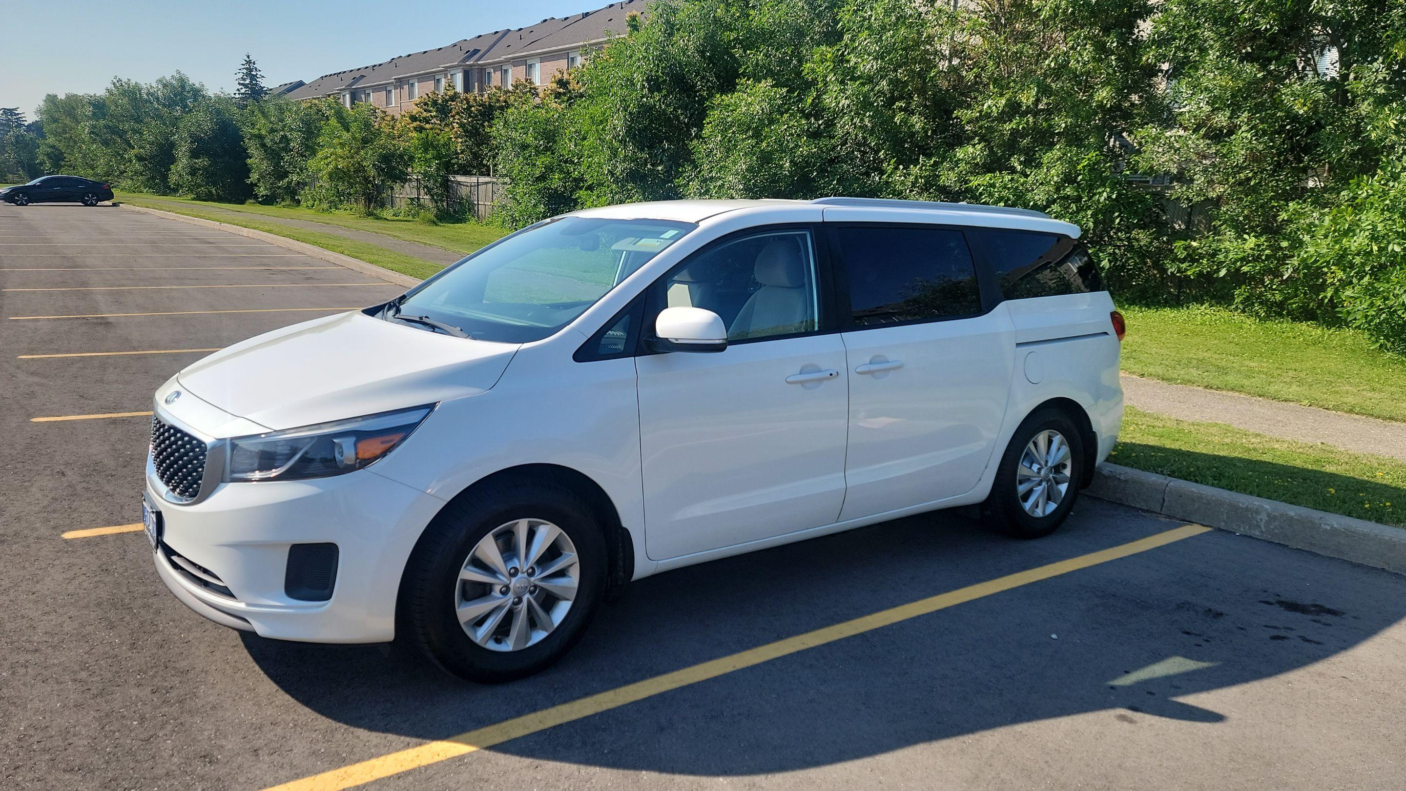 Kia Sedona 2016 à 